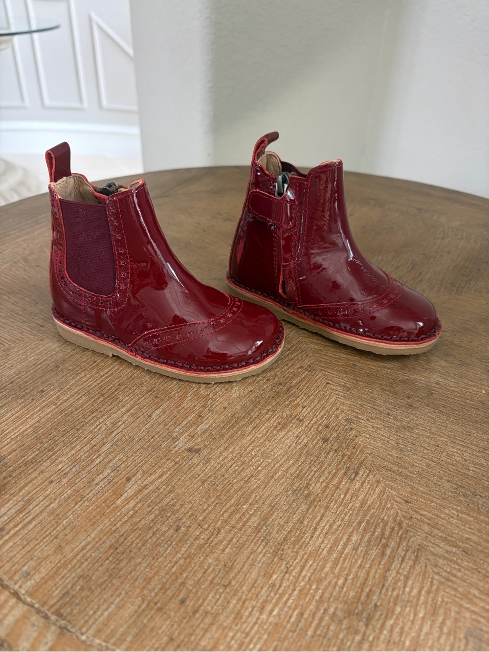 Girls Patent Chelsea Boots in Bordeaux